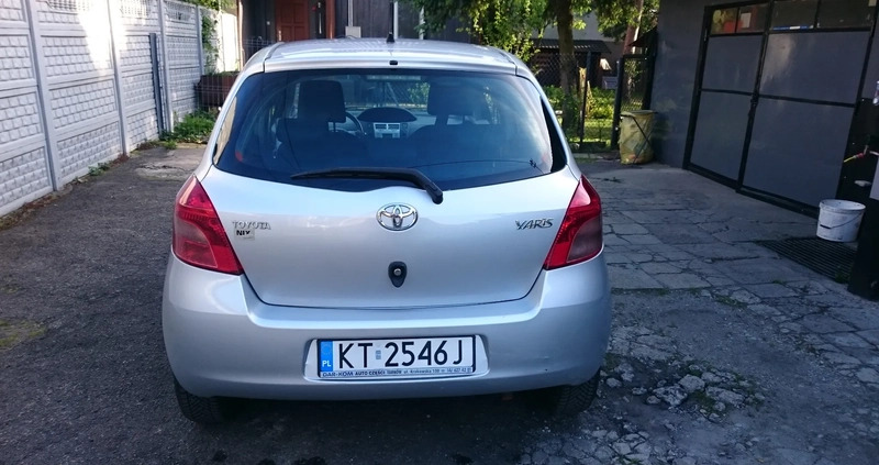 Toyota Yaris cena 15800 przebieg: 215700, rok produkcji 2006 z Tarnów małe 781